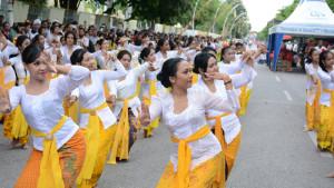 Siswa-siswi-Bali.jpgTawur-Kasanga.jpgGebongan.jpgOgoh-ogoh-Kupang.jpgSeusai-pawai-Ogoh-ogoh.jpgSemangkuk-bakso-Kupang.jpgLihat-hilal-Kupang.jpg