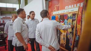 Staf-khusus-dan-staf-ahli-Menteri-Imigrasi-di-Lapas-Lombok-Barat.jpg
