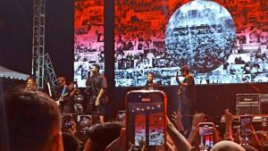 Suasana-konser-Tulus-di-Mataram.jpg
