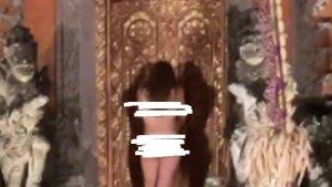 Tangkapan-layar-video-viral-bule-telanjang-di-tengah-pertunjukkan-tari.jpg