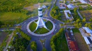 Tugu-Metro-Kota-Mataram.jpg