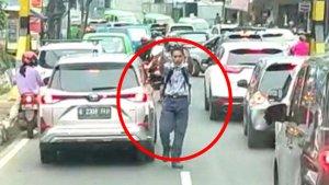 Viral-siswa-SMP-buka-jalan-untuk-damkar-di-Bogor-Jawa-Barat.jpg