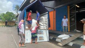 beras-gudang-bulog-lombok-timur.jpg