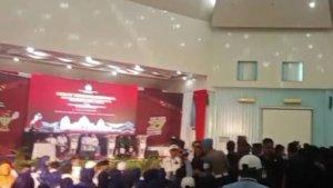 debat-kota-bima-ricuhjpg.jpg