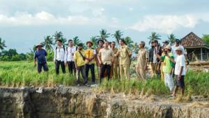 iqbal_tinjau_banjir_lombok_timur_02020jpg.jpg