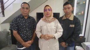 ketua-dprd-ambon-ely-toisutta-penganiayaan-anak.jpg