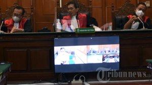 sidang-perdana-tragedi-kanjuruhan-di-pn-surabaya_20230116_172021.jpg