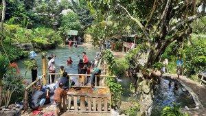 suasana-pagi-di-kolam-renang-aik-mencerit-tetebatu.jpg