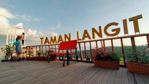 taman-langit-di-bukit-bengkaung-lombok-barat.jpg