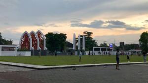 taman-sangkareang-mataram-sore-hari.jpg