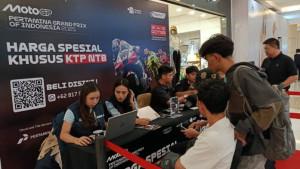 warga-membeli-tiket-MotoGP.jpg
