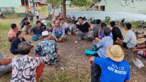 warga_usir_kepala_sekolah_satap_pujut_01419418jpg.jpg
