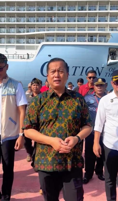Gubernur Iqbal Sambut kapal pesiar Royal Caribbean di Pelabuhan Gili Mas.
