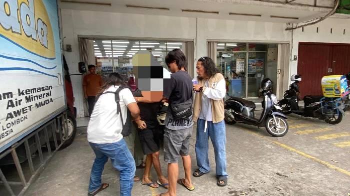 CURANMOR-DI-MATARAM-MODUS-AKUN-WANITA.jpg