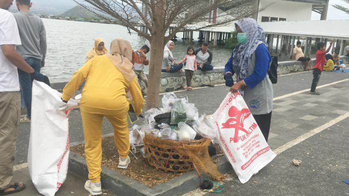 DLH Kota Bima Kampanyekan Lingkungan Sehat Melalui Gerakan Kalombe Ade