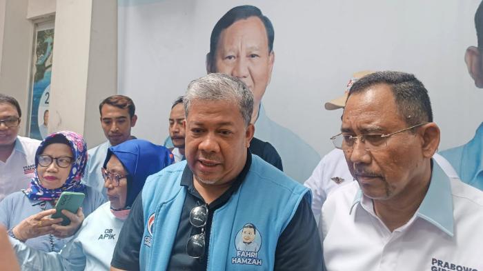 Fahri-Hamzah-Sentil-Kubu-01-dan-03-Sebut-Ada-yang-Kecewa-karena-Jokowi-Dukung-Prabowo-Gibran.jpg