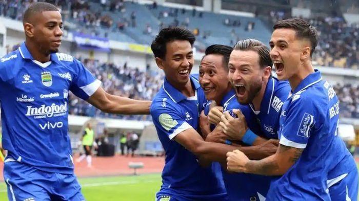 Gelandang-Persib-Bandung-Beckham-Putra-Nugraha.jpg