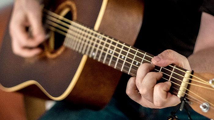 Ilustrasi-gitar-chord-lagu-kunci-C.jpg