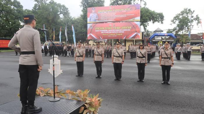 Kapolres-Lombok-Tengah-AKBP-Eko-Yusmiarto-memimpin-sertijab.jpg
