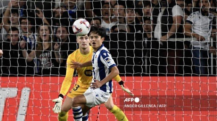 Kiper-Barcelona-Inaki-Pena-vs-Penyerang-Real-Sociedad-takefusa-Kubo.jpg