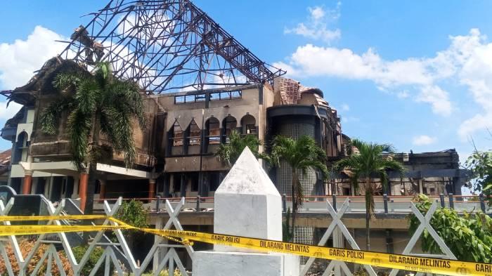 2 Opsi Perbaikan Gedung DPRD NTB yang Rusak Dibakar: Renovasi Rp76 Miliar, Bangun Ulang Rp200 Miliar