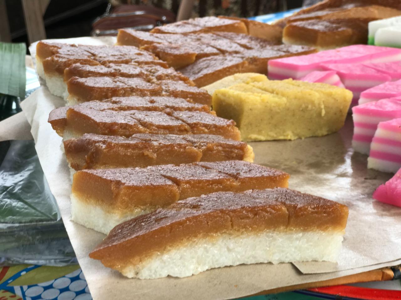 Kue-sarimuka-salah-satu-takjil-favorit-warga-Lombok.jpg