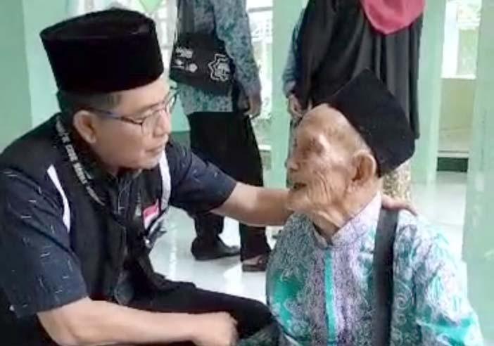 Khawatir Tak Ada yang Mengurusi Ayamnya, Jemaah Calon Haji Asal Lombok Timur Minta Pulang