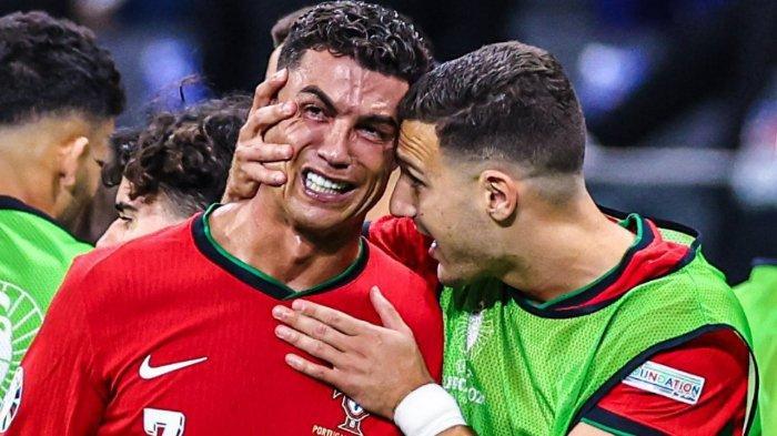 Momen-Cristiano-Ronaldo-menangis-kiri-setelah-penaltinya-diblok-Jan-Oblak.jpg