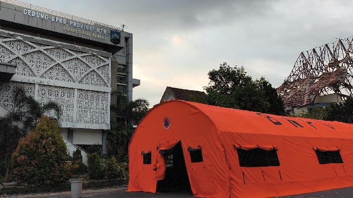 DPRD NTB Bangun Tenda Darurat, Pastikan Pegawai Tak WFH
