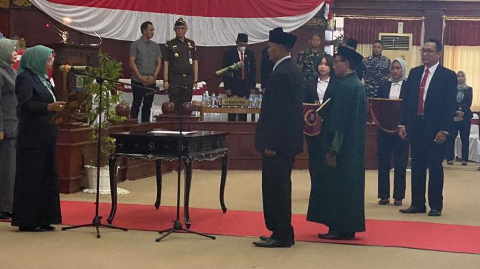 Ketua DPRD NTB Melantik Muh Ali Jaharuddin Menggantikan Mori Hanafi