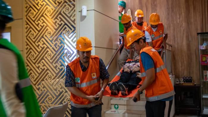 PLN-NTB-menyelenggarakan-Refreshment-dan-Simulasi-Tanggap-Darurat-Gempa-Bumi.jpg