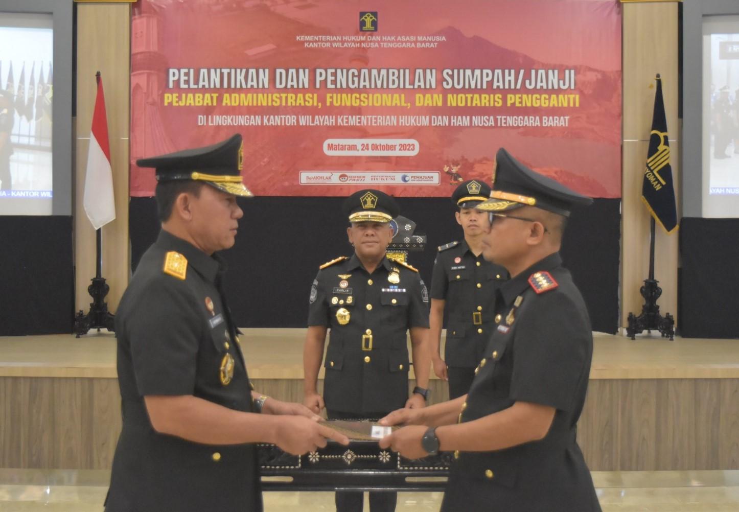 Lantik 41 Pejabat Baru Kanwil Kemenkumham NTB, Parlindungan Minta Beri Teladan Baik bagi Anggota