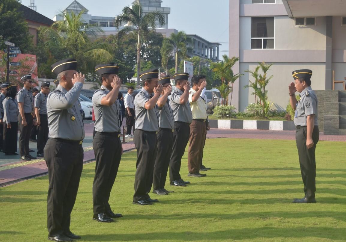 Pimpin Apel Perdana, Kakanwil Kemenkumham NTB Parlindungan Dorong Pegawai Berikan Karya Terbaik