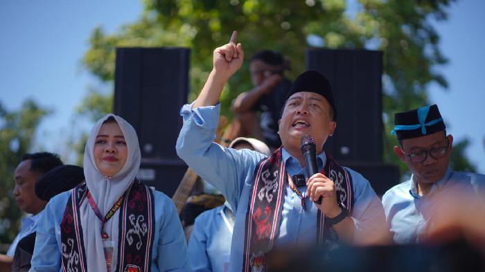 Pasangan-Iqbal-Dinda-mendaftar-sebagai-pasangan-bakal-calon-gubernur-dan-wakil-gubernur-ke-KPU-NTB.jpg