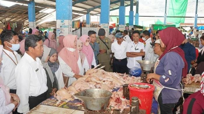 Pemkot-Bima-Sidak-ke-Pasar-Amahami-Pantau-Harga-Bahan-Pokok.jpg