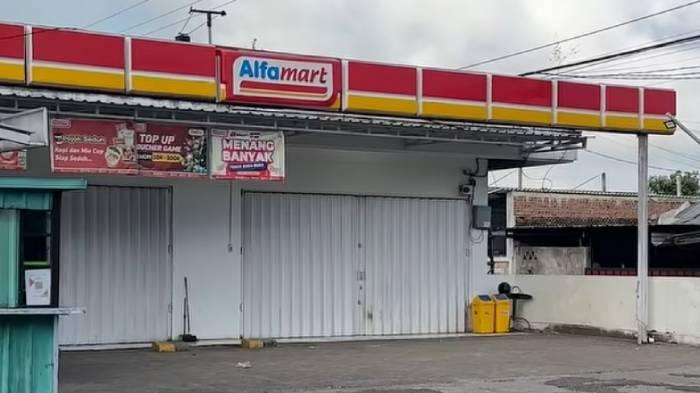 Penampakan-Alfamart-di-Lombok-Tengah-yang-ditutup-Pemda.jpg