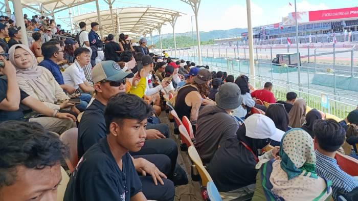Penonton-GTWC-Asia-di-Sirkuit-Mandalika.jpg