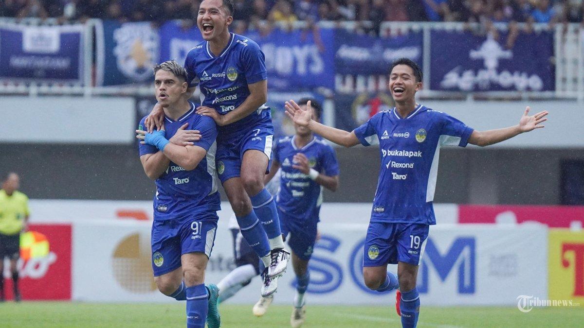 Pesepak-bola-PSIM-Yogyakarta-Rafael-Rodrigues.jpg