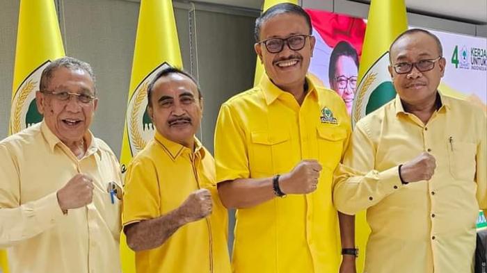 Pj-Gubernur-NTB-Lalu-Gita-Ungkap-Alasan-Pakai-Baju-Kuning-saat-Hadiri-Undangan-Golkar.jpg