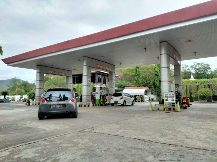 Harga BBM Nonsubsidi Naik: Bahlil Sebut Ikuti Harga Pasar, Dewan Bilang Keputusan Mendadak