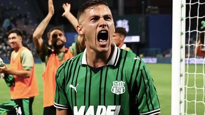 Selebrasi-bek-Timnas-Indonesia-Jay-Idzes-saat-berhasil-mengantarkan-timnya-Sassuolo.jpg