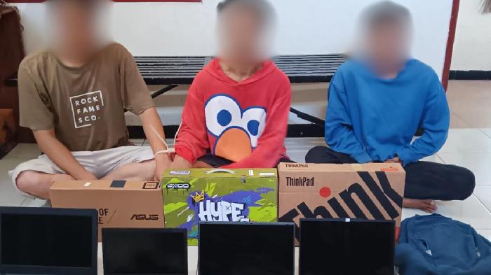 Seorang-pencuri-laptop-bersama-dua-rekannya-4646.jpg