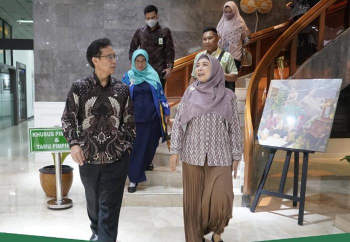 Dokter Jack Dampingi Wagub Nusa Tenggara Barat Sitti Rohmi Djalilah Bertemu Menkes Bahas Stunting - Sitti-Rohmi-dan-Budi-Sadikin.jpg