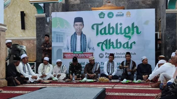 Masyarakat Tumpah Ruah Sambut UAS di Masjid Jami’ At-Taqwa Desa Kawo Lombok Tengah