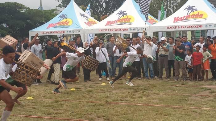 Suasana-keseruan-salah-satu-lomba-dalam-acara-Sembalun-Mountain-Festival.jpg