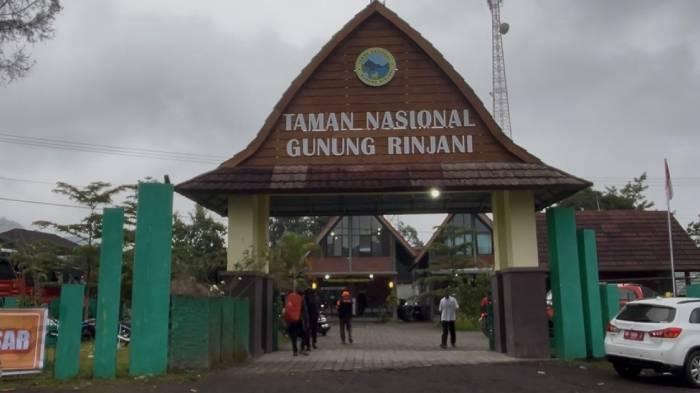 Tampak-depan-pintu-pendakian-Gunung-Rinjani-di-Sembalun.jpg