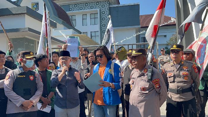 Ketua DPRD Lombok Timur Janji Tindaklanjuti Tuntutan Aliansi Bumi Patuh Karya Memanggil