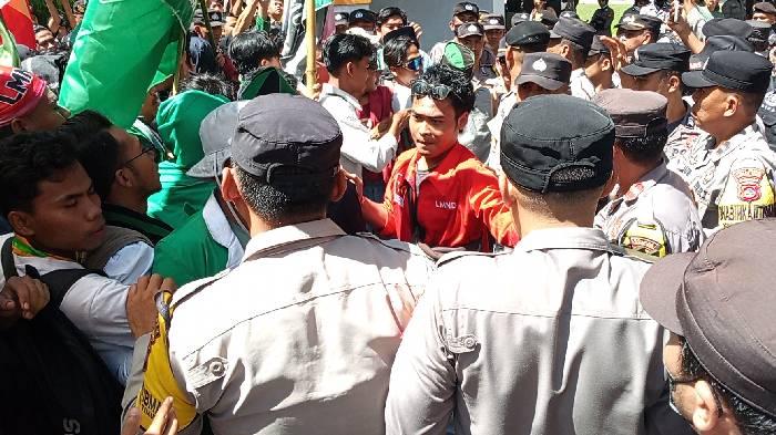 UNJUK-RASA-MAHASISWA-DI-LOTIM-2026.jpg