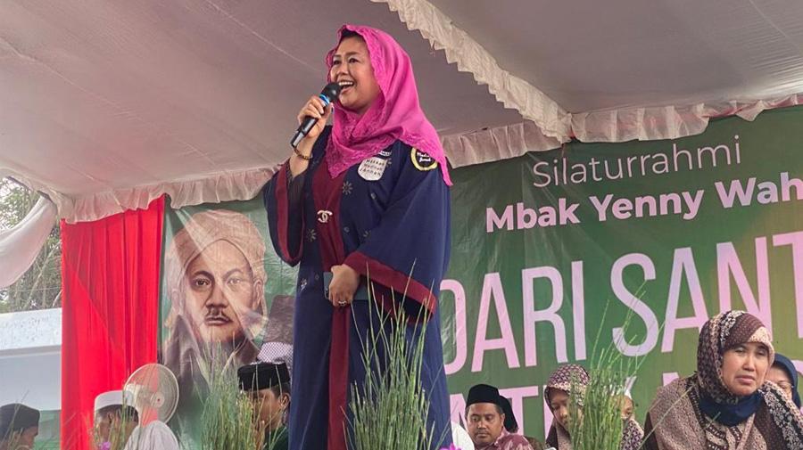 Beri Perhatian Khusus, Yenny Wahid: Kesetaraan Pendidikan Pesantren Masuk Prioritas Ganjar-Mahfud