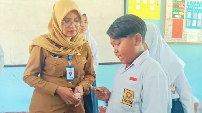 guru_sekolah_kelas_3928282jpg.jpg